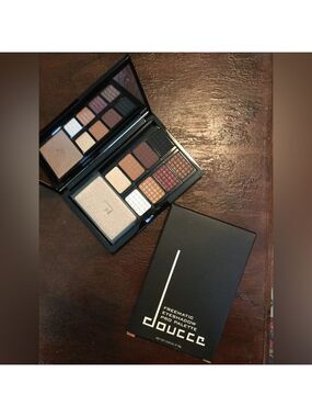 Doucce Freematic Limited Edition Smokey Pro Palette